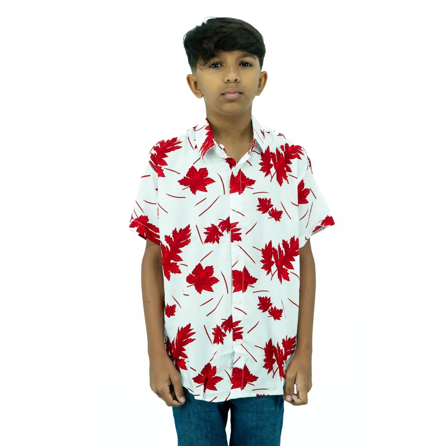 Camisa social infantil masculina de viscose na cor branco com vermelho, de manga curta e com estampa de folhagem, da Absinto Men.