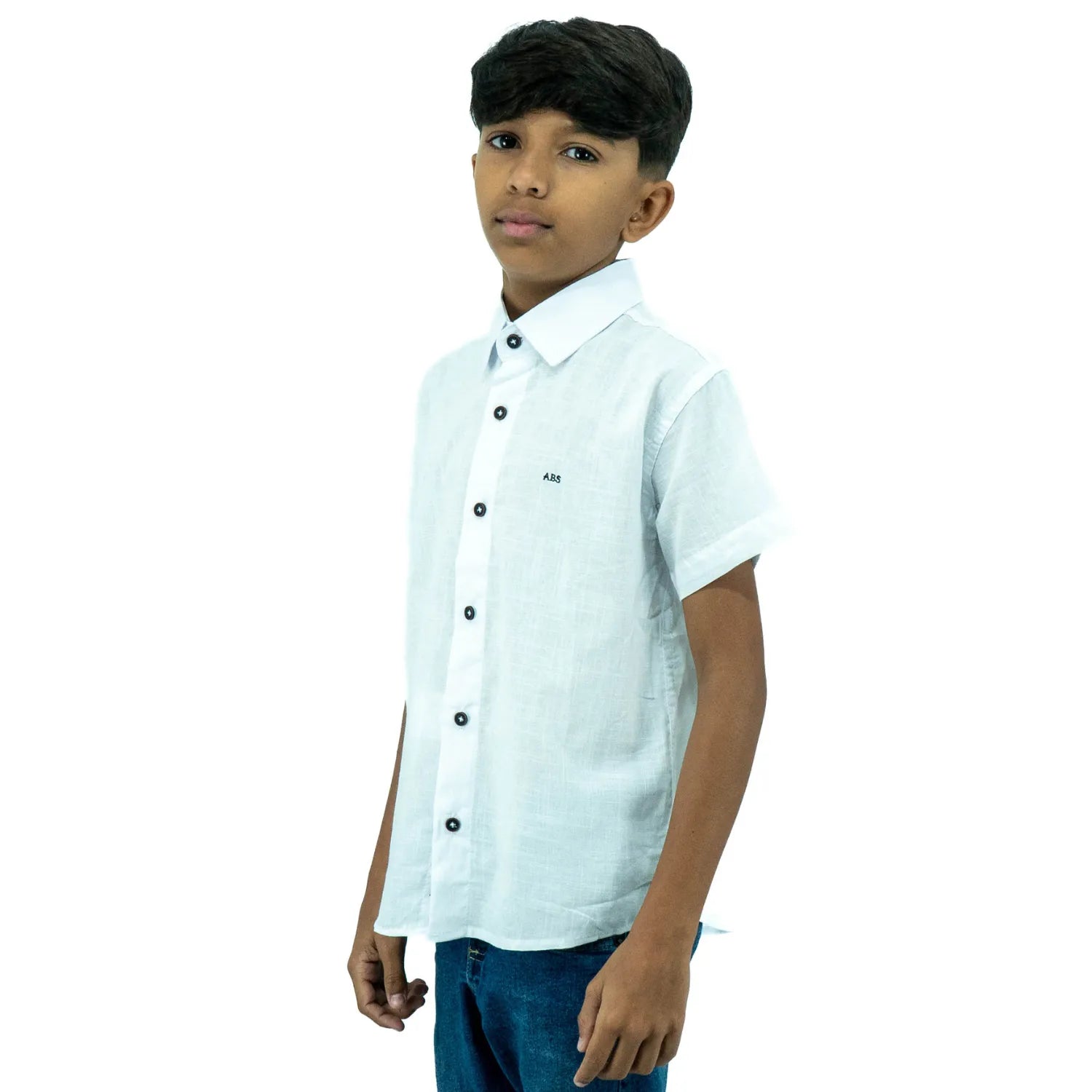 Camisa social branca infantil masculina de algodão, manga curta e estilo linho, da Absinto Men.