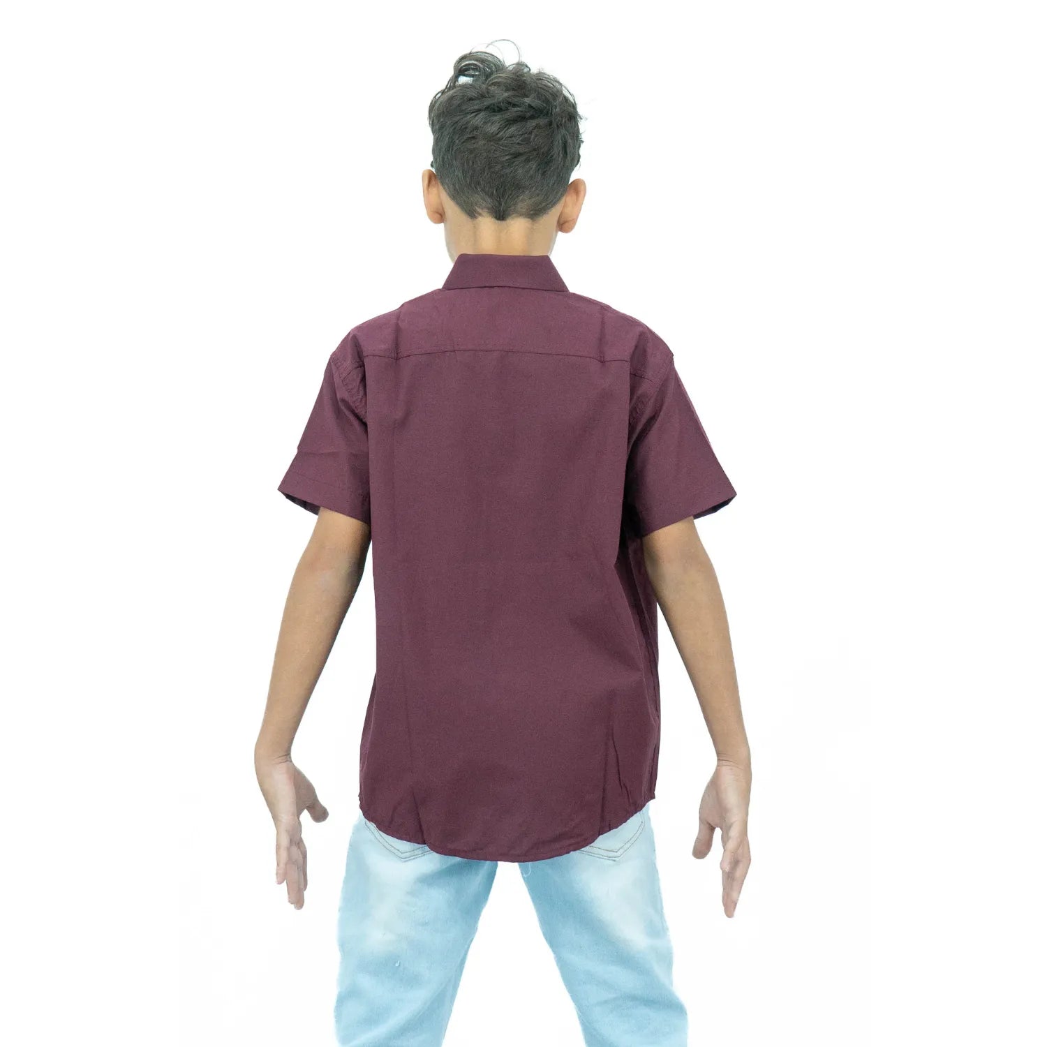 Camisa social infantil masculina de algodão e poliéster, de manga curta e com bordado, da Absinto Men na cor bordô.
