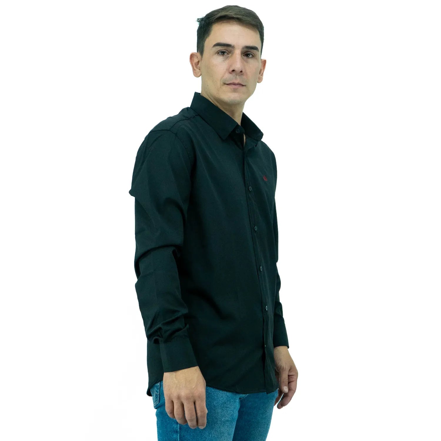 Camisa social masculina manga longa com Spandex, na cor preta. Foto de modelo vestindo a camisa casual da marca Absinto Men.