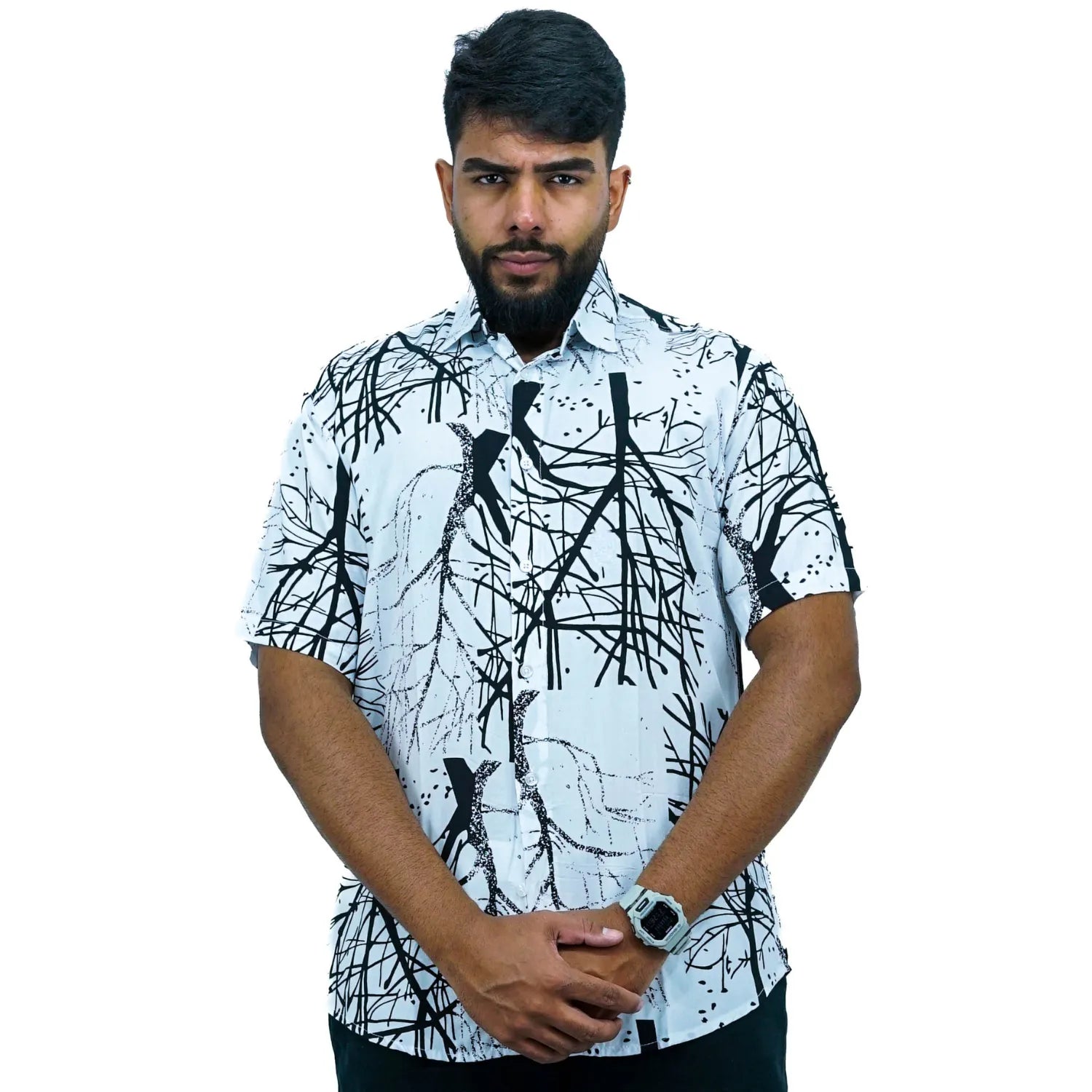 Foto de camisa social de viscose, com estampa de galhos, na cor branca da marca Absinto Men.