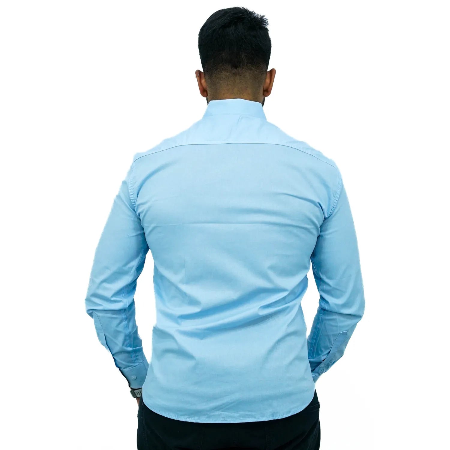 Foto de camisa social de algodão com elastano, manga longa, na cor azul da marca Absinto Men.