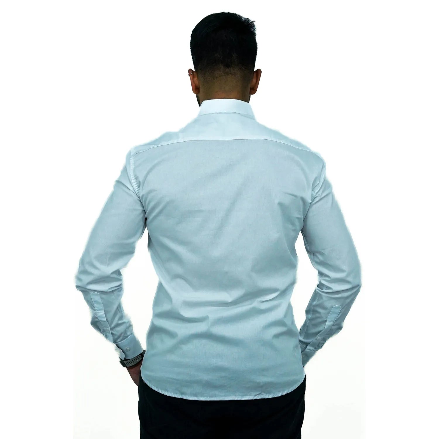 Foto de camisa social de algodão com elastano, manga longa, na cor branca da marca Absinto Men.