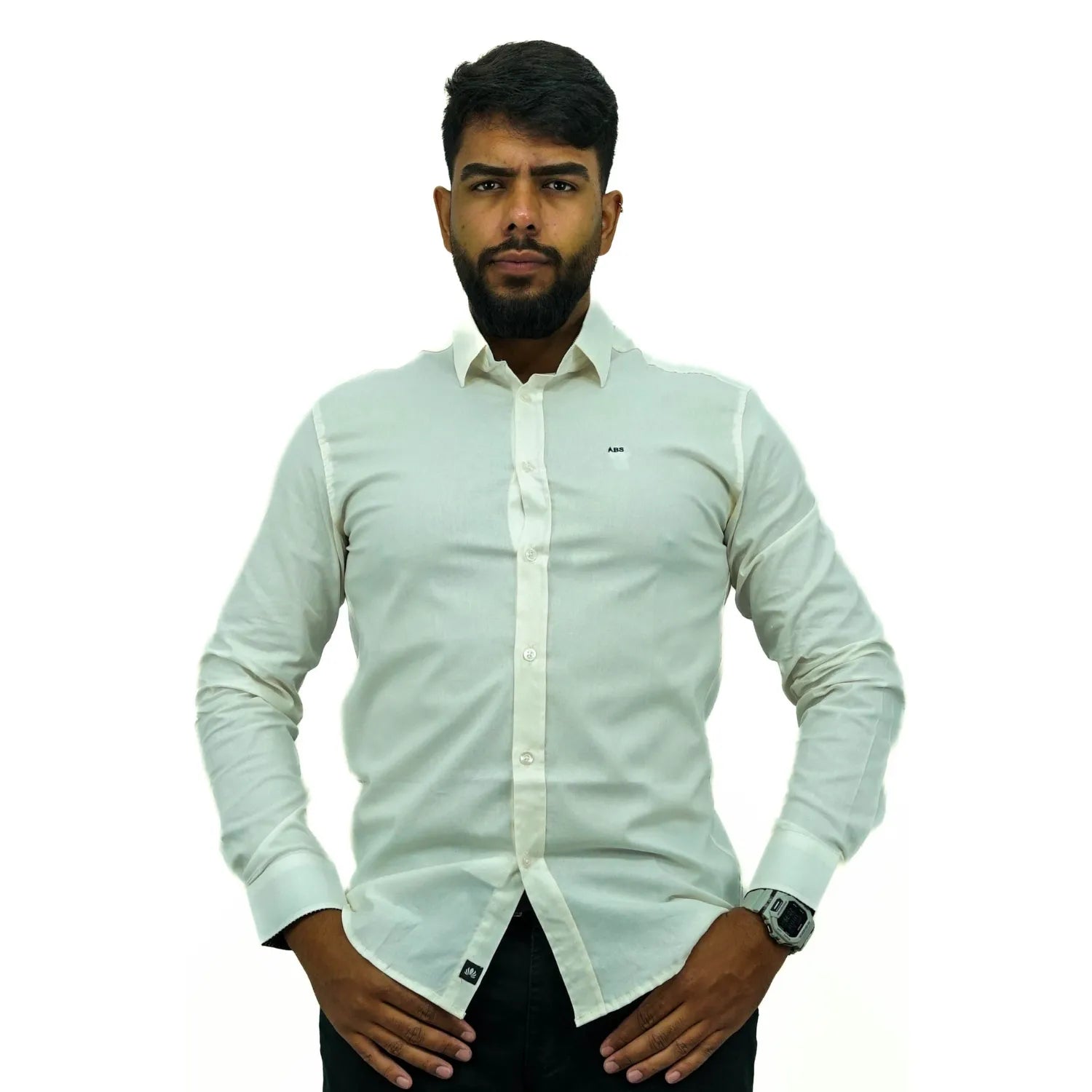 Foto de camisa social de algodão com elastano, manga longa, na cor off da marca Absinto Men.