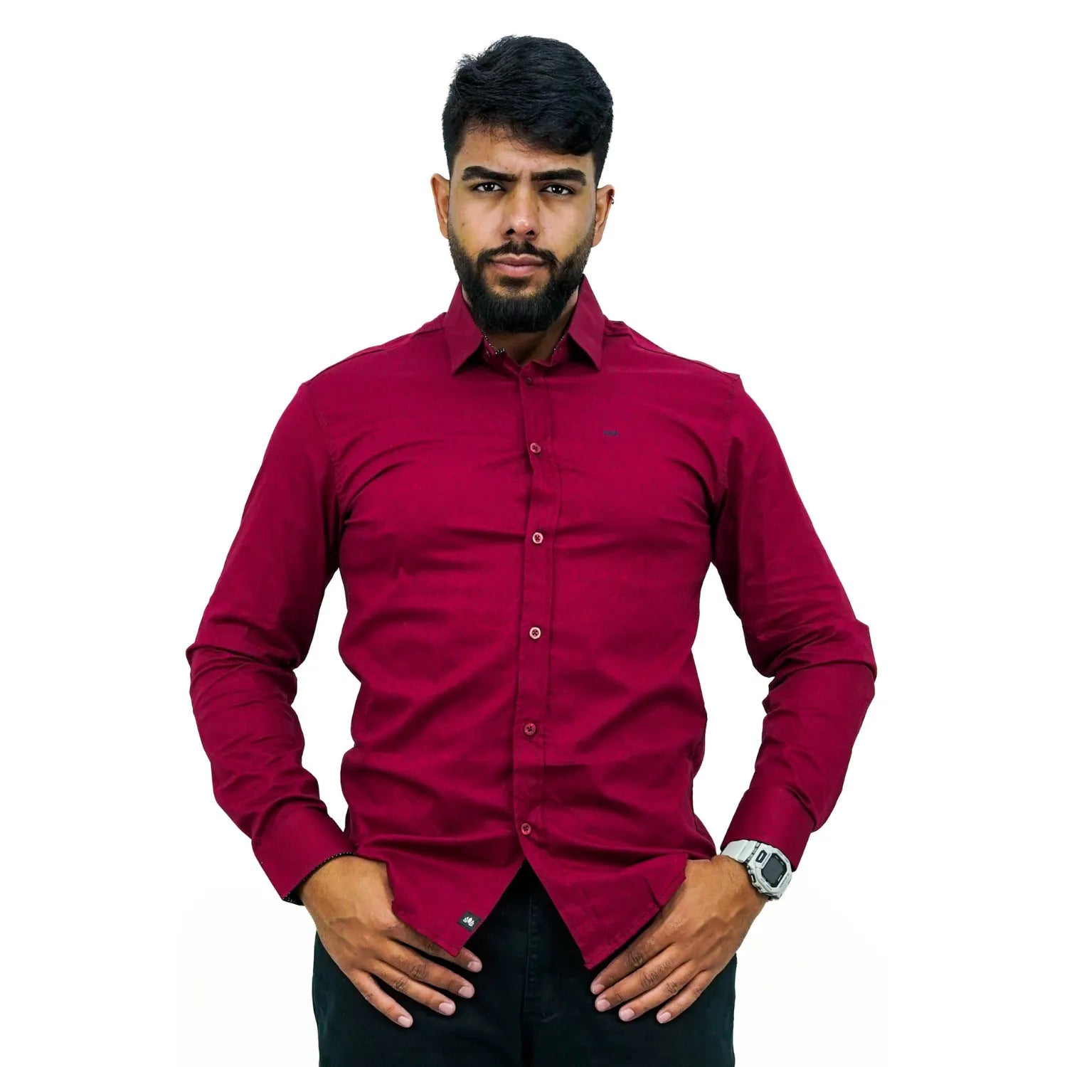 Foto de camisa social de algodão com elastano, manga longa, na cor bordô da marca Absinto Men.