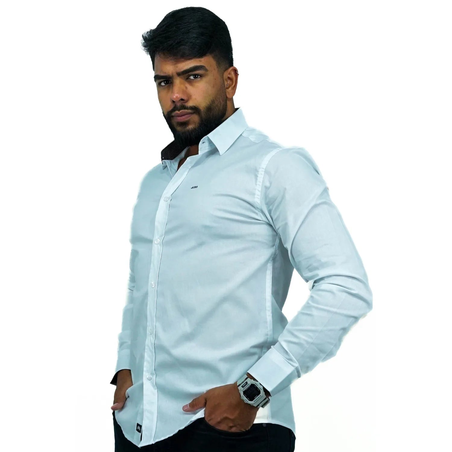 Foto de camisa social de algodão com elastano, manga longa, na cor branca da marca Absinto Men.