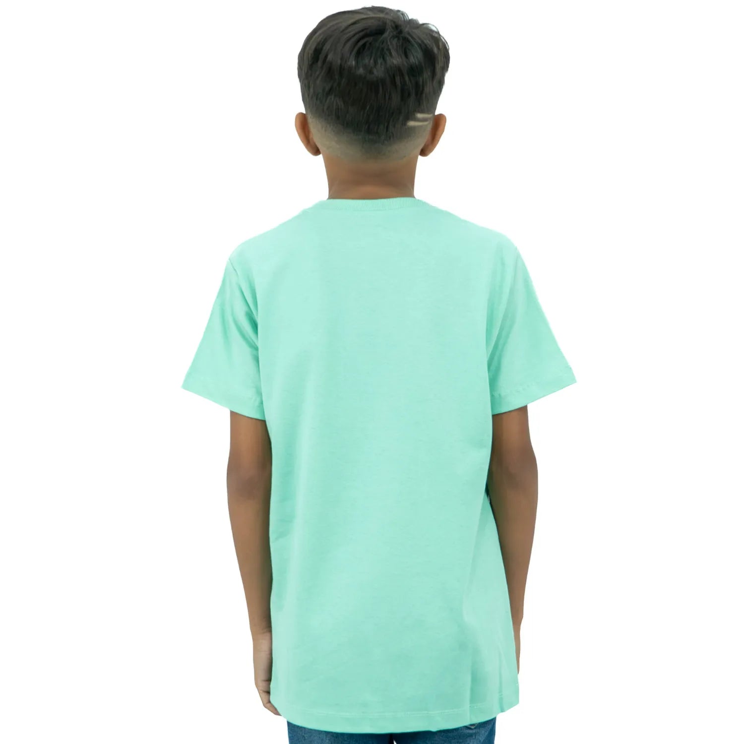 Costas da camiseta infantil masculina de algodão premium, com estampa gamer, da Absinto Men na cor verde.