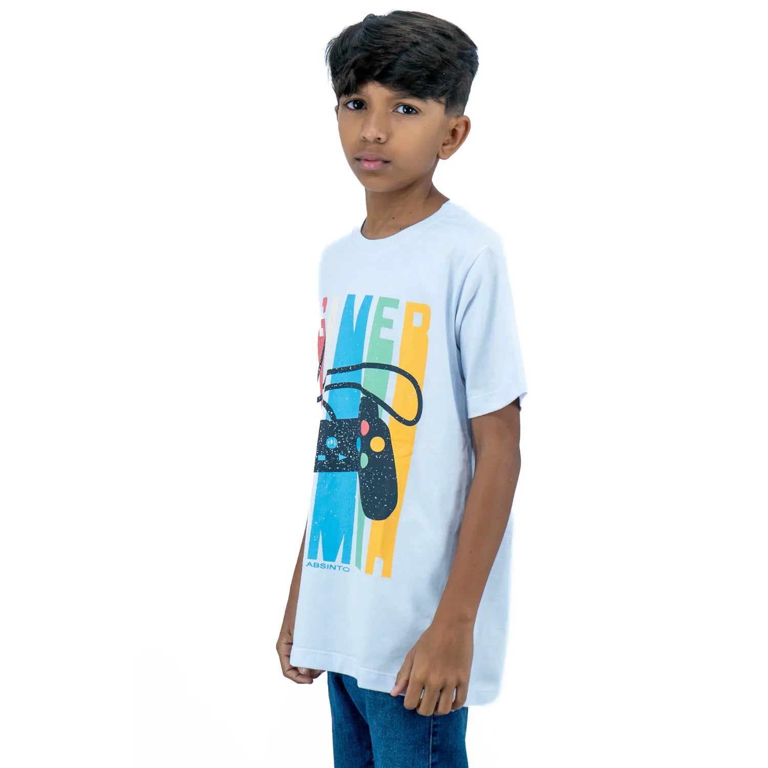 Camiseta infantil masculina de algodão premium, com estampa gamer, da Absinto Men na cor branca.