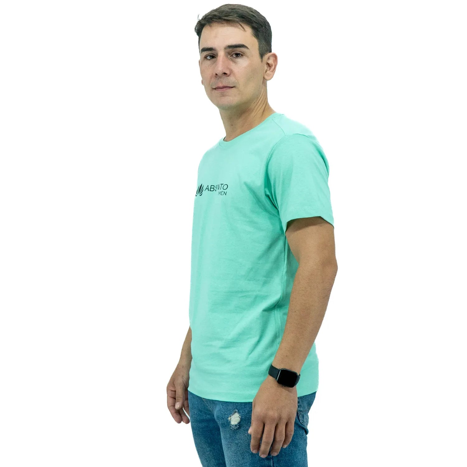 Camiseta de algodão premium da Absinto Men, com a logo da marca no peito.