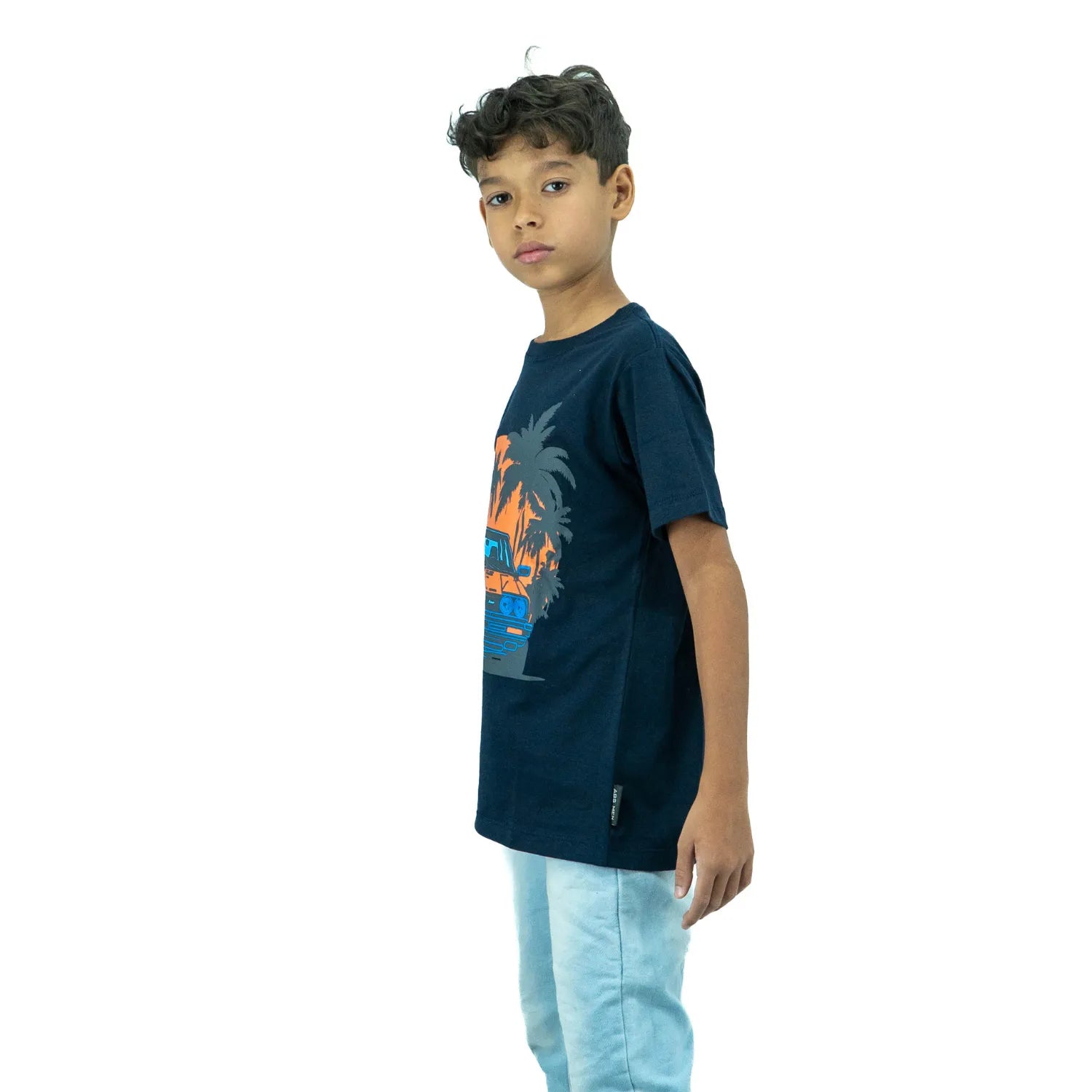 Camiseta infantil marinho masculina de algodão premium, com estampa de carro, da Absinto Men.