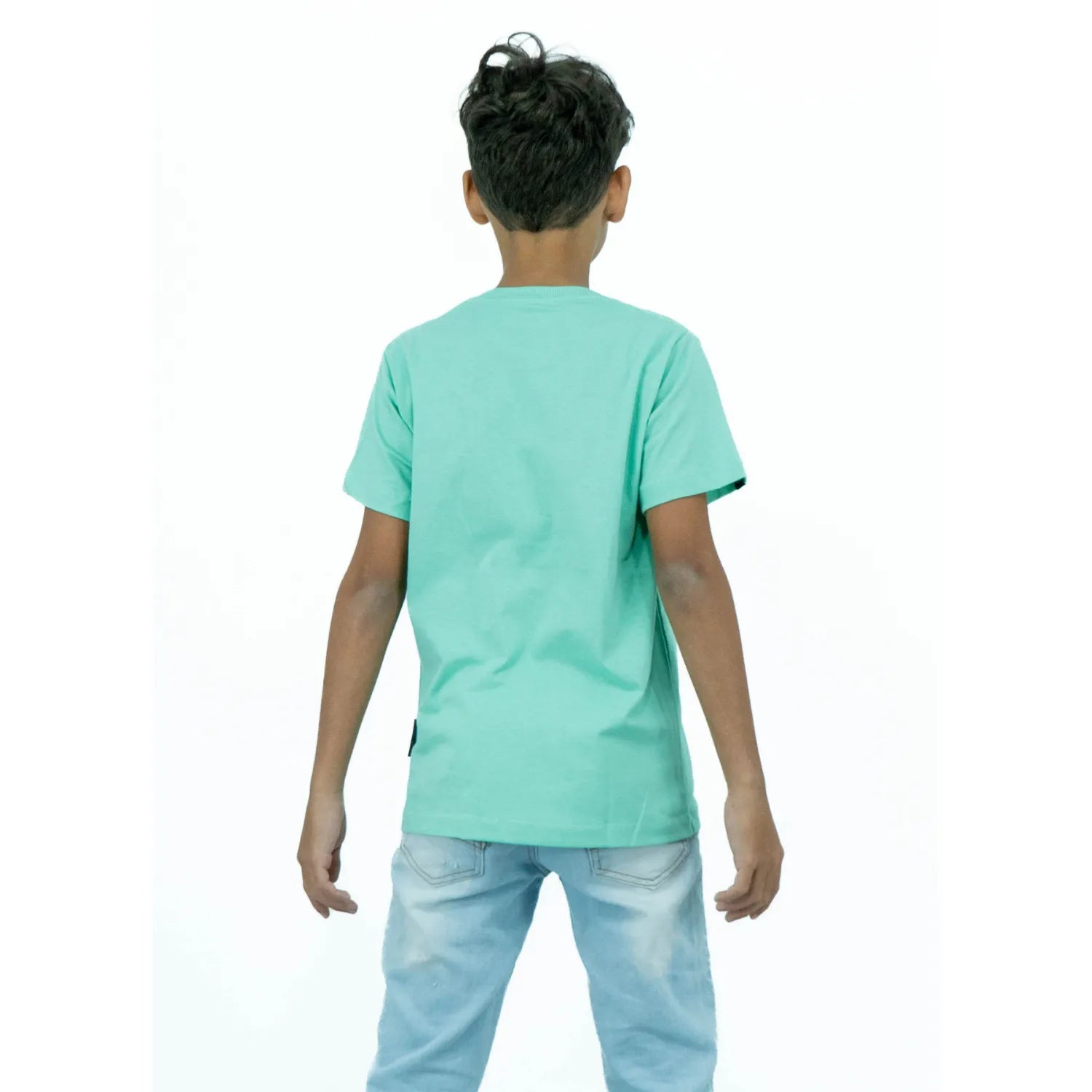 Foto das costas de camiseta infantil de algodão premium verde, com estampa de moto, da marca Absinto Men.
